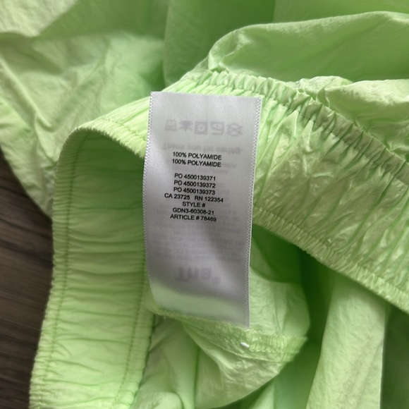 TNA | Aritzia Claremont shorts in fresh mint green - Picture 12 of 13